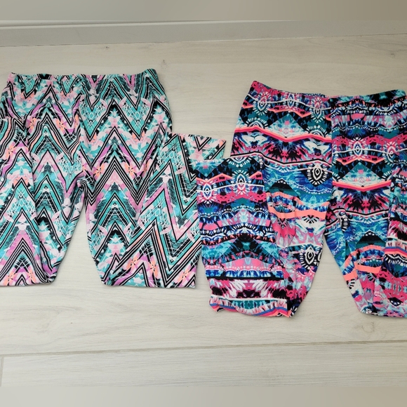 Capri Bundle!💕 5 pairs. Size small. - Picture 4 of 6